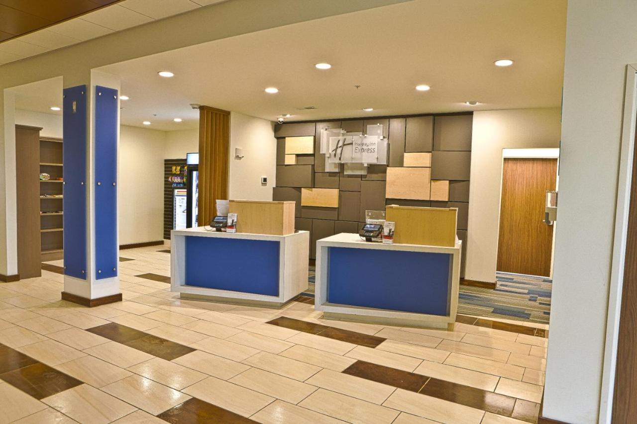 Holiday Inn Express Rochester Hills By Ihg Exterior photo
